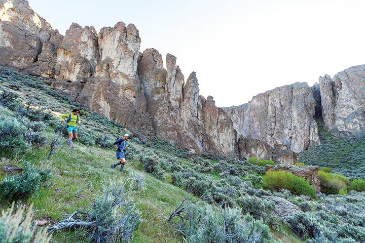Descending into Louse Canyon to begin the adventure.