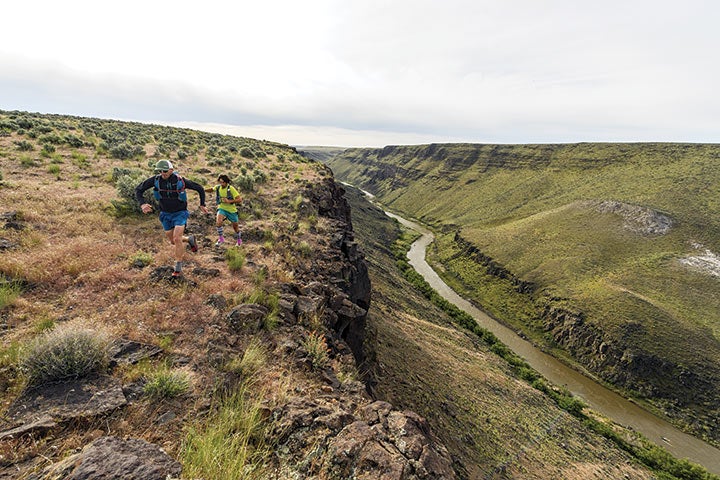 Cross-country rim running starts day 3 on the way to tiny Rome, Oregon, the only civilization and paved crossing in the entire Owyhee Canyonlands.