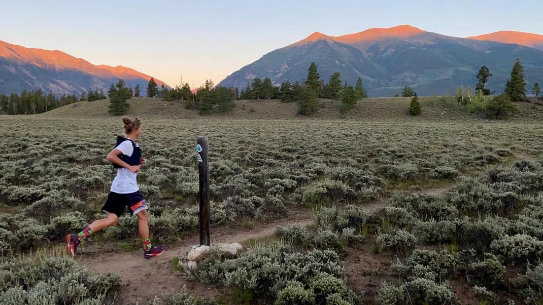 Courtney Dauwalter in the early morning of the Collegiate Loop FKT