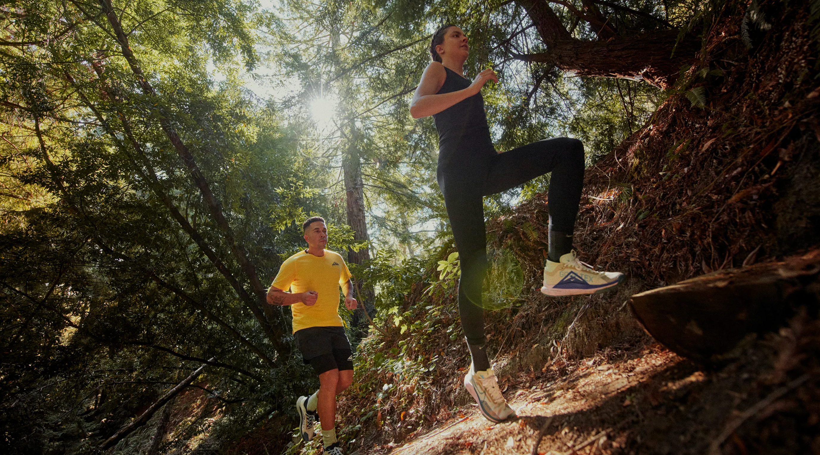 Do your favorite running routes mix road and trail? The Nike Pegasus Trail 4 GORE-TEX INVISIBLE FIT is the secret sauce for excelling everywhere.